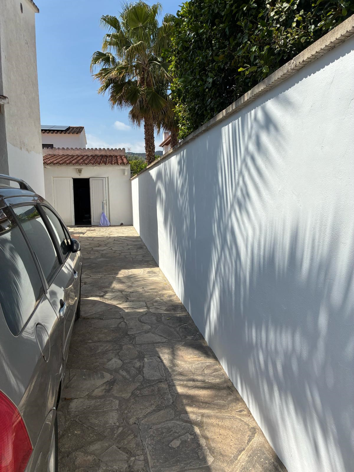 construcción de muro y pintado