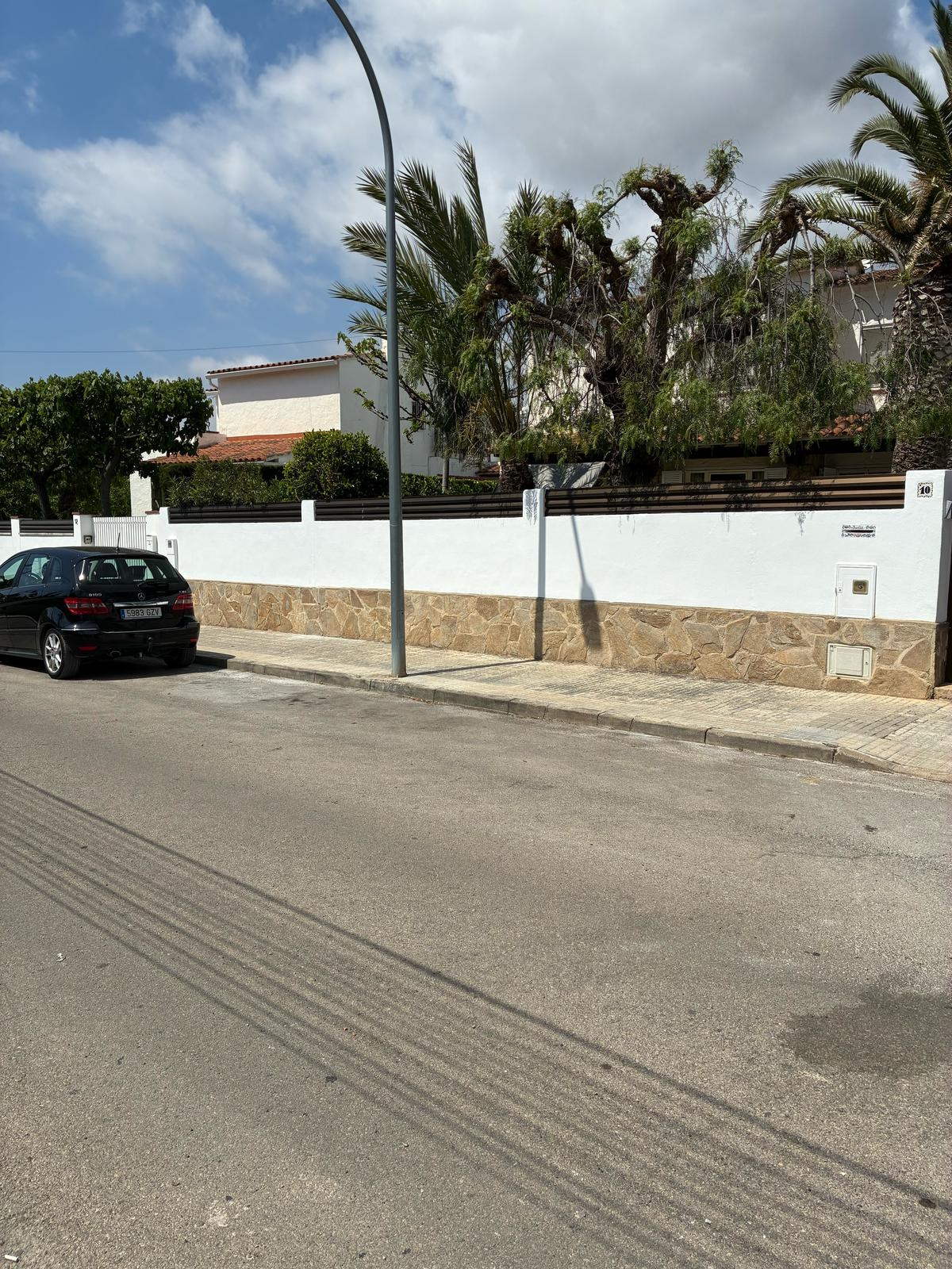 construcción de muro y pintado