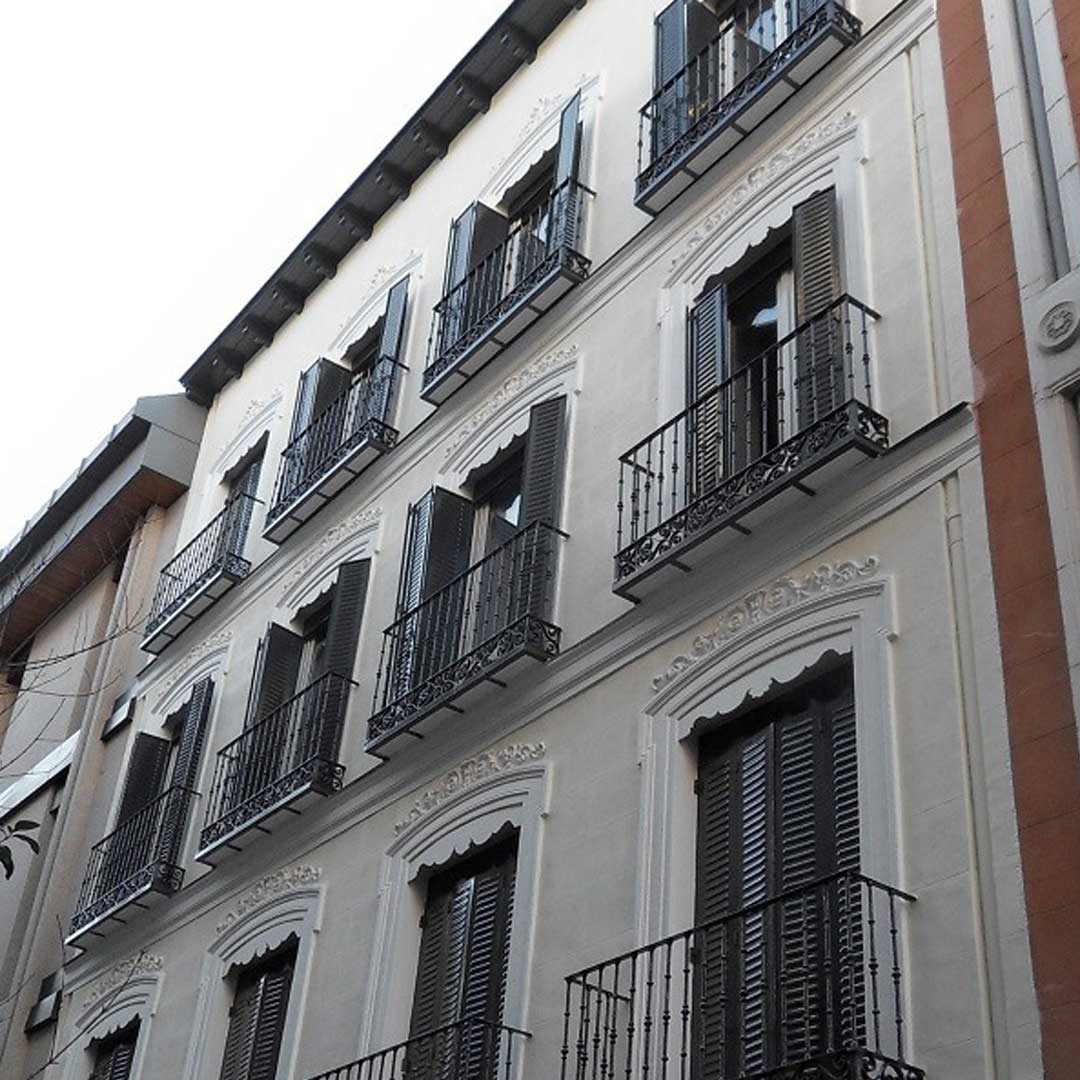 rehabilitacion de fachadas en Vilanova i la Geltrú pintura de fachada y restauración