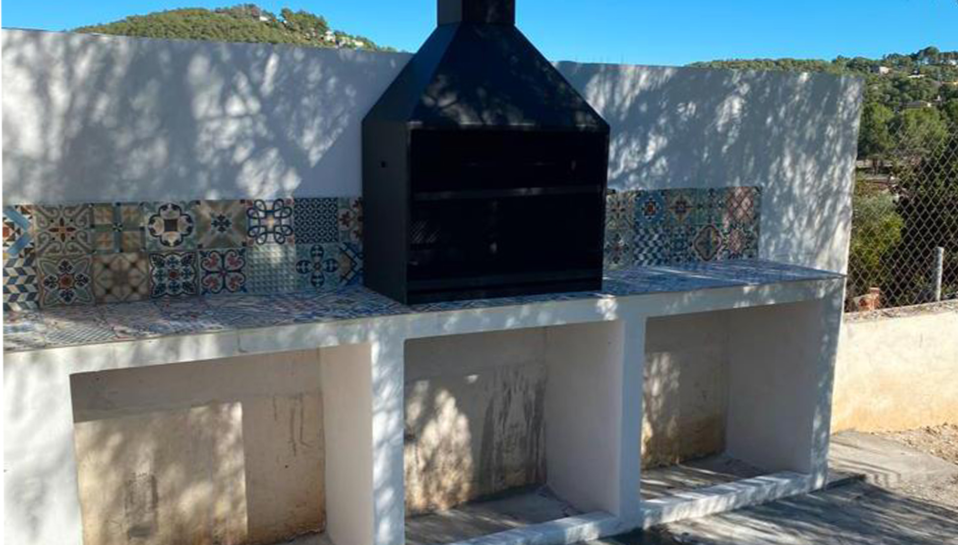 Barbacoa de obra en Canyelles